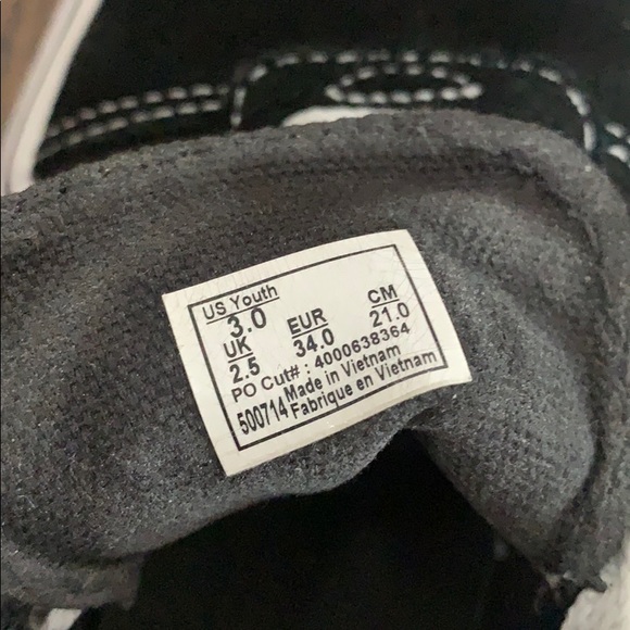 VANS - Picture 4 of 6